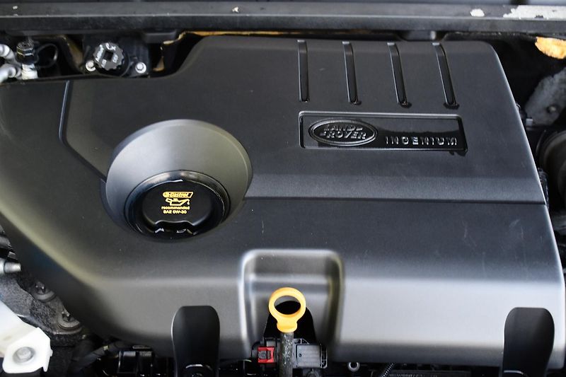 Land Rover Range Rover Evoque 2.0d NAVI PDC - fotka 35 z 35