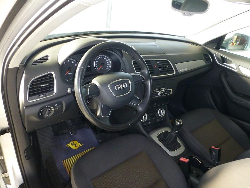 Audi Q3 (2012) 2,0TSI-125KW*NAVI**PARK.S**4X4 - fotka 11 z 23