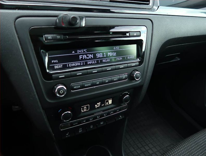 Škoda Rapid (2015) Spaceback 1.2 TSI, Tempomat - fotka 17 z 17