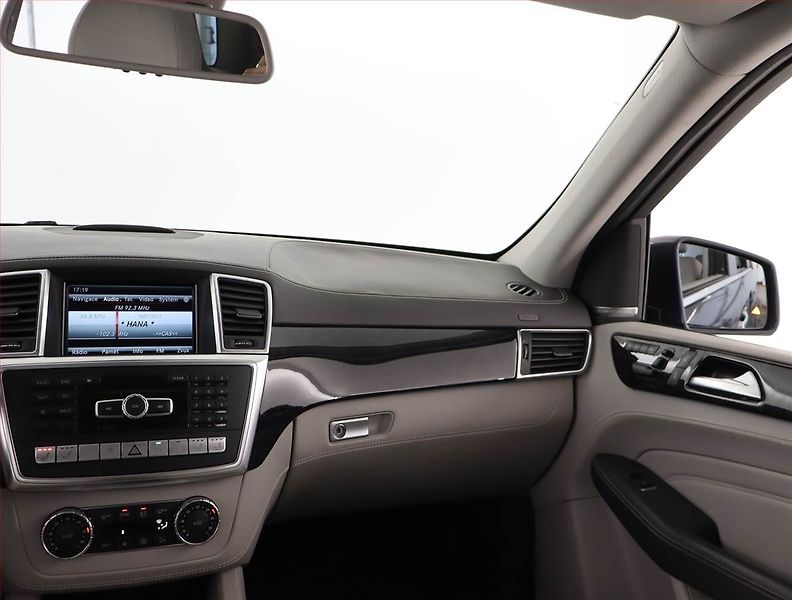 Mercedes-Benz Třídy M (2012) ML 350 BlueTEC, 4X4, Automat - fotka 8 z 27