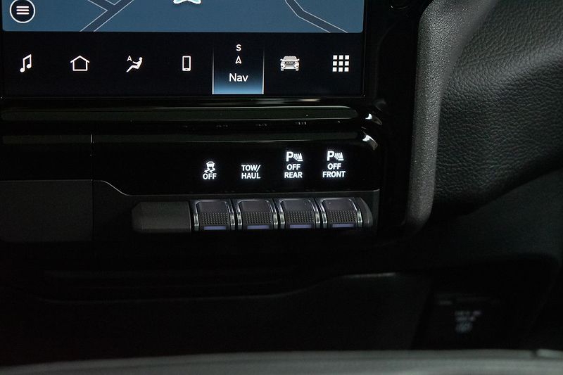 Dodge RAM 5.7 HEMI BIGHORN 4x4*PPF*ČR 1M - fotka 37 z 49