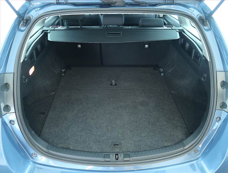Toyota Auris (2018) Hybrid, Automat, ČR,1.maj - fotka 14 z 19