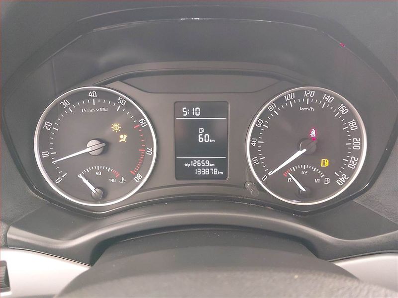 Škoda Octavia (2010) Ambiente 1.2 TSI, Serv.kniha - fotka 11 z 19
