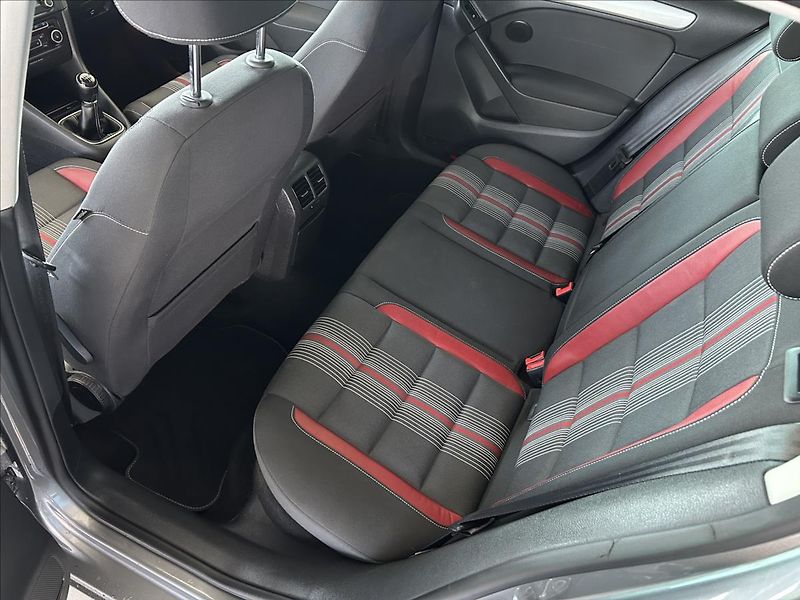 Volkswagen Golf 1,2   TSI,SERVISKA,MATCH - fotka 21 z 25