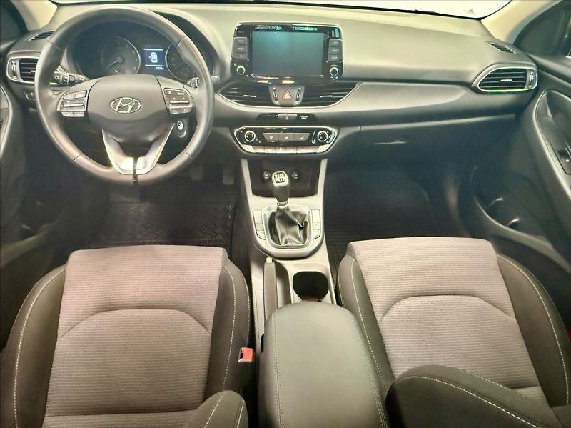 Hyundai i30 1,5 DPi COMFORT 1.MAJITEL - fotka 4 z 13