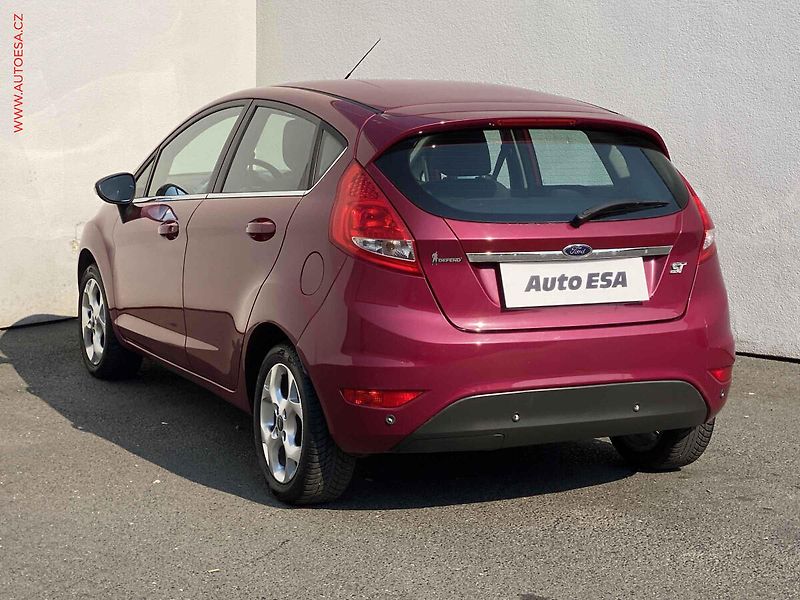 Ford Fiesta (2009) 1.4i, AC, park.asist - fotka 6 z 16