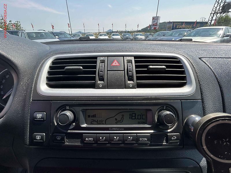 Škoda Roomster (2009) 1.4 MPi, AC, panor. - fotka 15 z 15