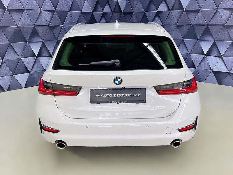 BMW Řada 3 320d xDrive A/T LUXURY, TAŽNÉ - fotka 6 z 31