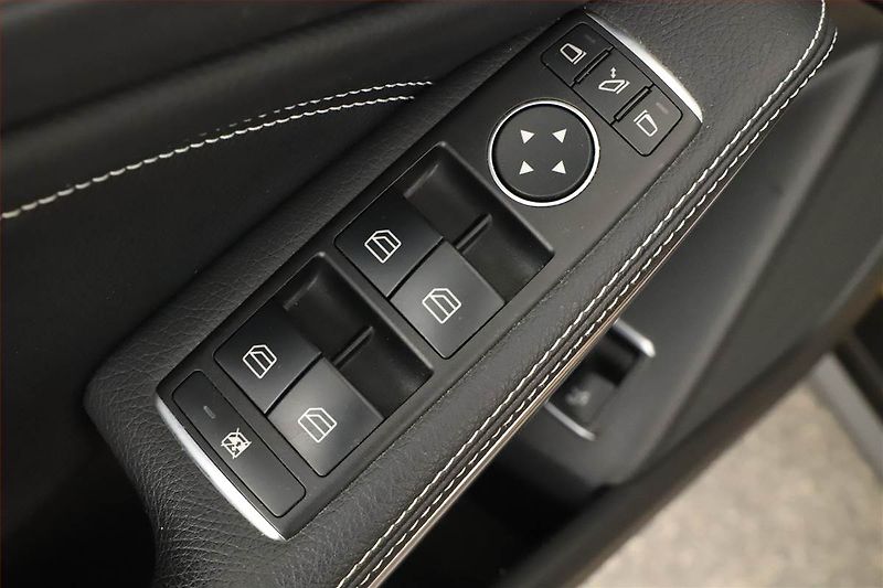 Mercedes-Benz GLA (2017) Style 200, Kůže, Tempomat - fotka 9 z 20