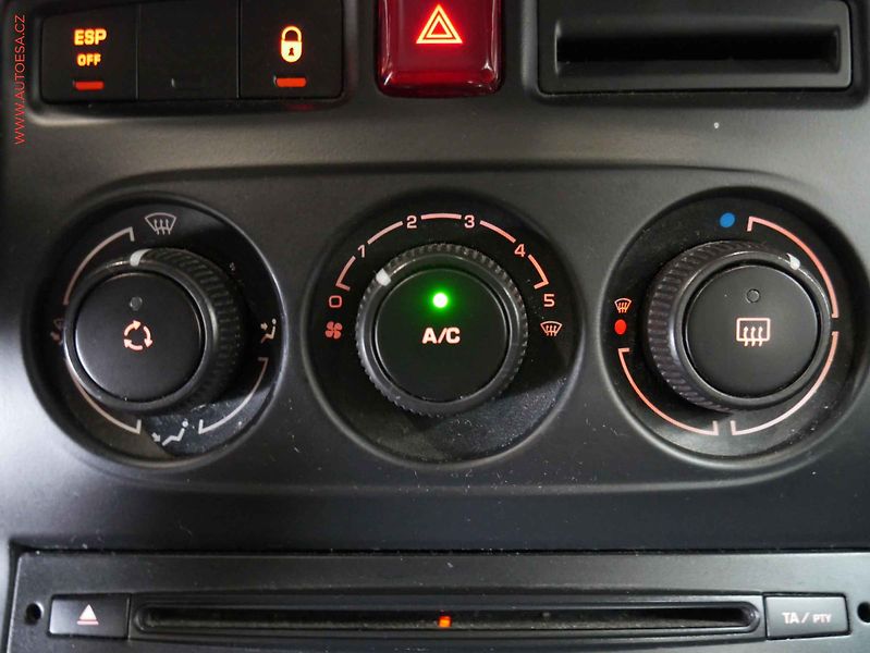 Citroën C3 Picasso (2010) 1.6 VTi, AC, temp, tažné - fotka 14 z 16
