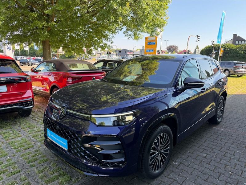 Volkswagen Tayron TSI 195kW 4x4 Pano DCC HuD 360 - fotka 1 z 9