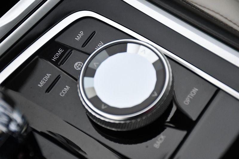 BMW Řada 8 840d xD M-SPORT HUD H/K  - fotka 38 z 62
