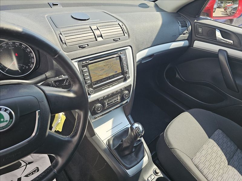 Škoda Octavia II 1,4TSi 90KW Ambition - fotka 13 z 43