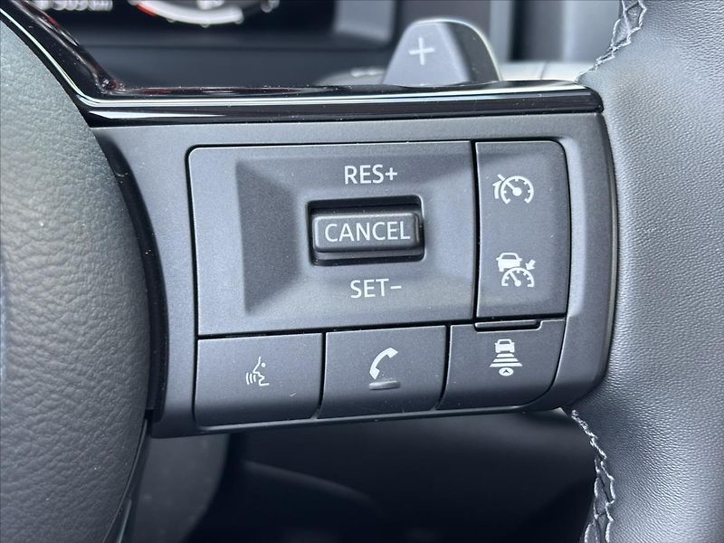 Nissan Qashqai 1,3 i AT N-Connecta - fotka 33 z 43