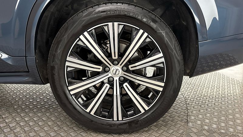 Volvo XC90 2.0 B5 AUT AWD Inscription - fotka 19 z 33