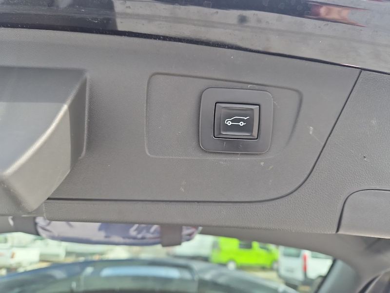 Opel Insignia 2,0 Ddti - fotka 10 z 11