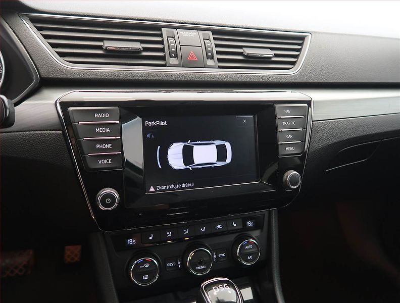 Škoda Superb (2015) Style 2.0 TDI, Automat, Kůže - fotka 19 z 27