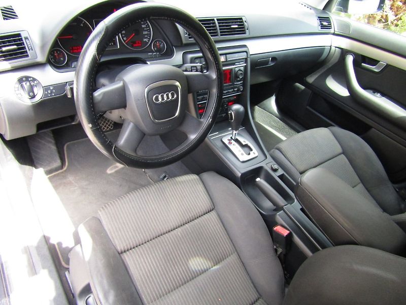 Audi A4 (2006) Avant 2.0 TDI 103kW AUTOMAT - fotka 11 z 33