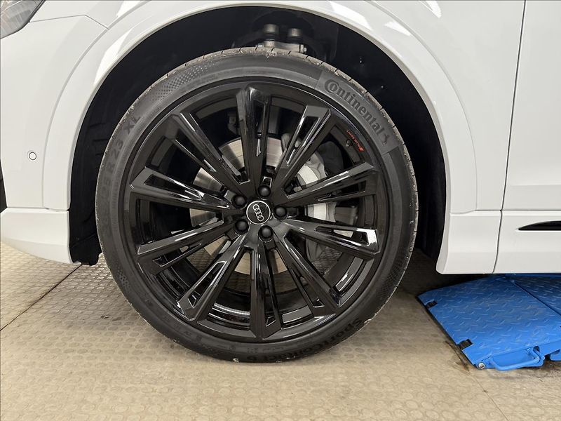 Audi Q8 50 TDI S-LINE 1 MAJ ČR DPH - fotka 34 z 34