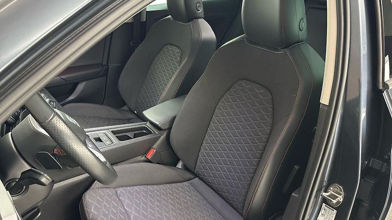 Seat Leon 2.0 TDI DSG FR Sportstourer - fotka 15 z 27