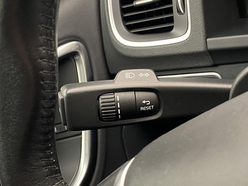 Volvo V60 CC D4 AWD SUMMUM AUT  - fotka 21 z 42