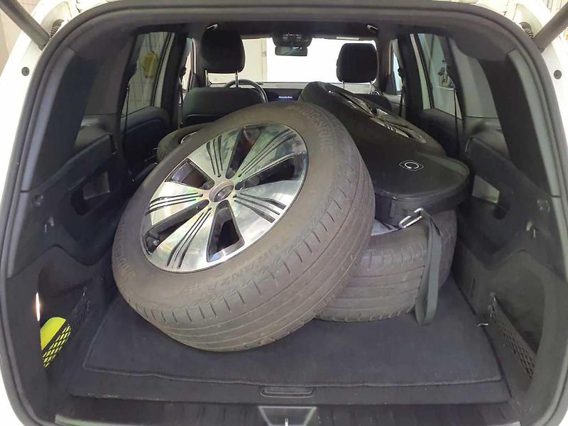 Mercedes-Benz EQB (2023) 300 4Matic Progressive - fotka 10 z 11