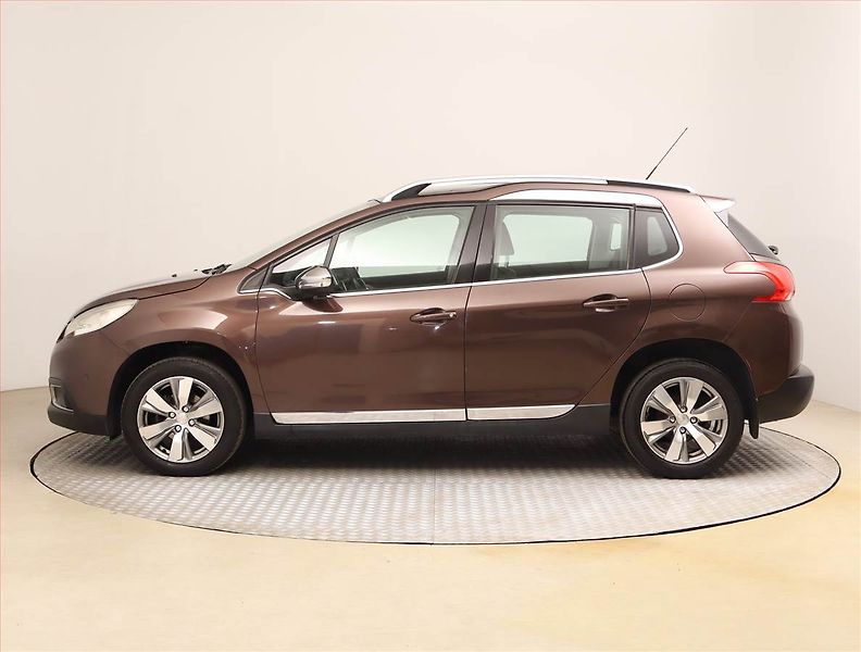 Peugeot 2008 (2013) 1.6 e-HDi, Automat, Navi - fotka 3 z 22
