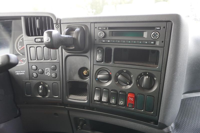 Scania (2018) G490 tractor unit / 6x4 / 70 t - fotka 14 z 22