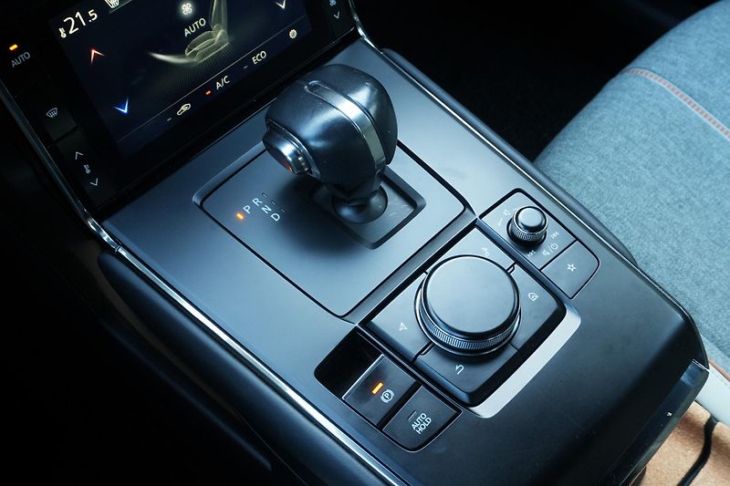 Mazda MX-30 e-Skyactiv, HUD, ACC, Kamera - fotka 21 z 35