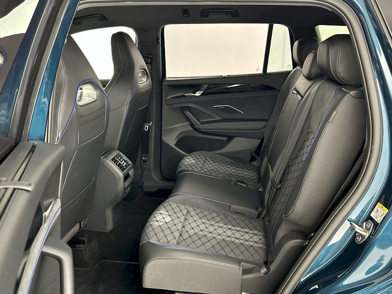 Volkswagen Tayron (2025) R-Line 2.0 TSI 150kW 4Motion D - fotka 8 z 46