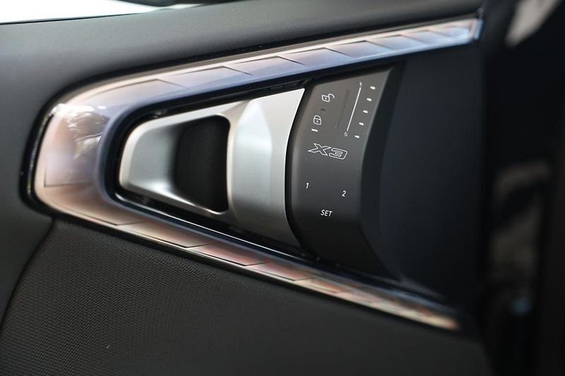 BMW X3 xDrive 40d - fotka 15 z 18