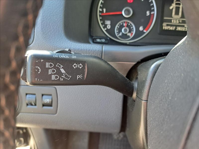 Volkswagen Touran 1,6 TDI Comfortline - fotka 31 z 43