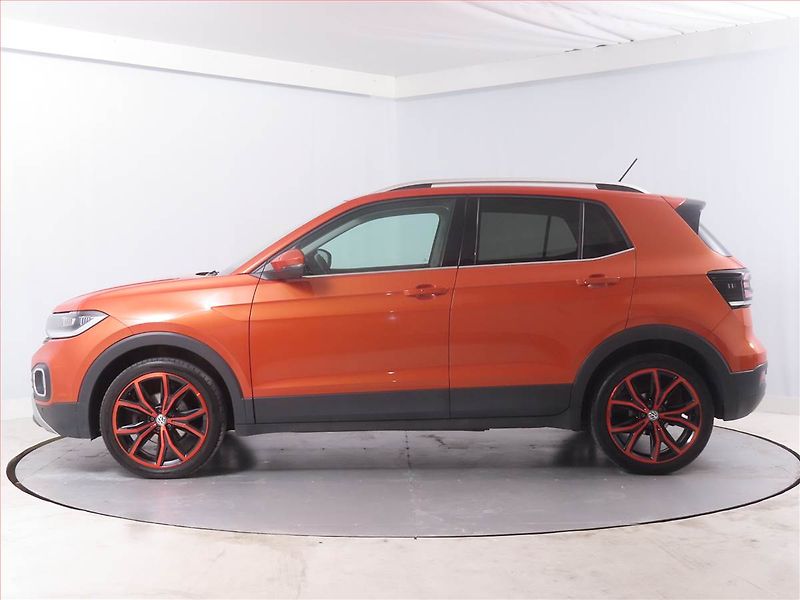 Volkswagen T-Cross (2019) 1.0 TSI, Automat, ČR,1.maj - fotka 3 z 15