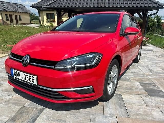Volkswagen Golf Variant 1,6TDi DSG F1 LED MATRIX NAVI - fotka 3 z 51