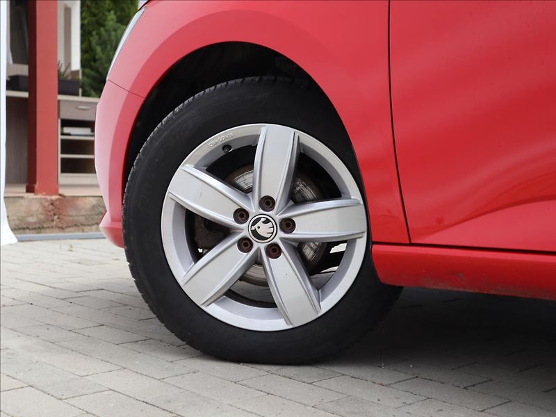 Škoda Fabia 1,0 MPI Active, Klima - fotka 26 z 35