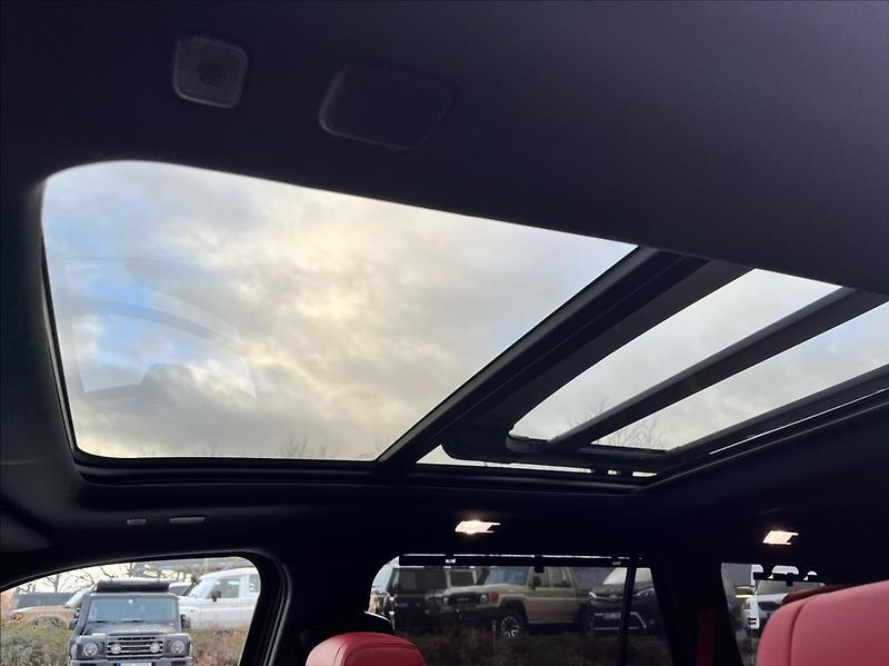 Toyota Sequoia 3,5i-Force MaxTTV6HEV TRD Pro - fotka 37 z 58