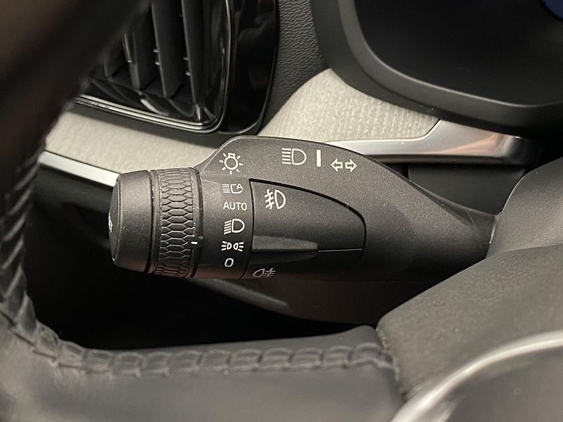 Volvo V60 CC B5 AWD MOMENTUM AUT - fotka 22 z 53