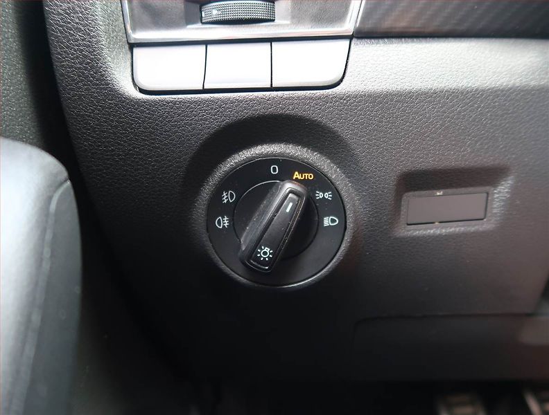 Škoda Fabia (2021) Monte Carlo 1.0 TSI - fotka 17 z 21