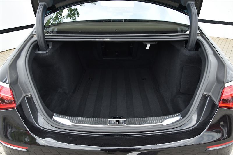 Mercedes-Benz Třídy S 400d 4 MATIC LONG AMG DPH - fotka 12 z 37