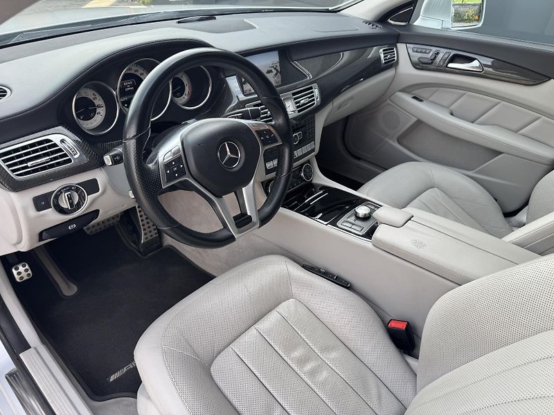 Mercedes-Benz CLS (2014) 350 CDI, 4Matic, AMG - fotka 39 z 64