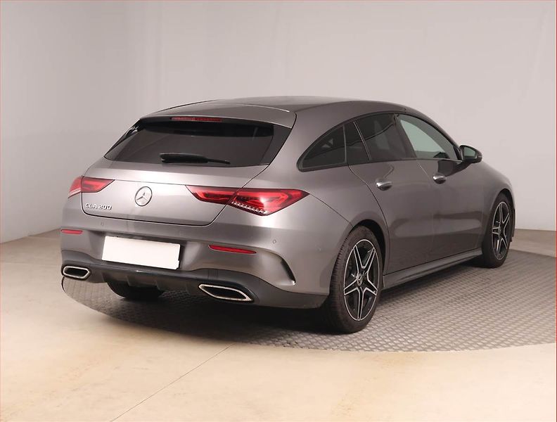 Mercedes-Benz CLA (2022) AMG Paket 200 - fotka 5 z 15