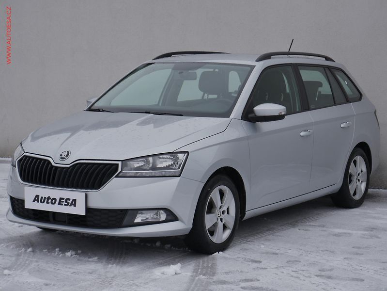 Škoda Fabia (2021) 1.0 TSi, 2.maj,ČR, Ambition - fotka 3 z 23