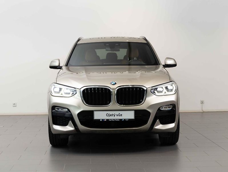 BMW X3 xDrive 20D - fotka 3 z 22
