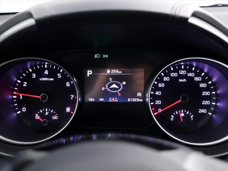 Kia Ceed SW 1,5 T-GDI 117kW GT-Line CZ DPH - fotka 17 z 38