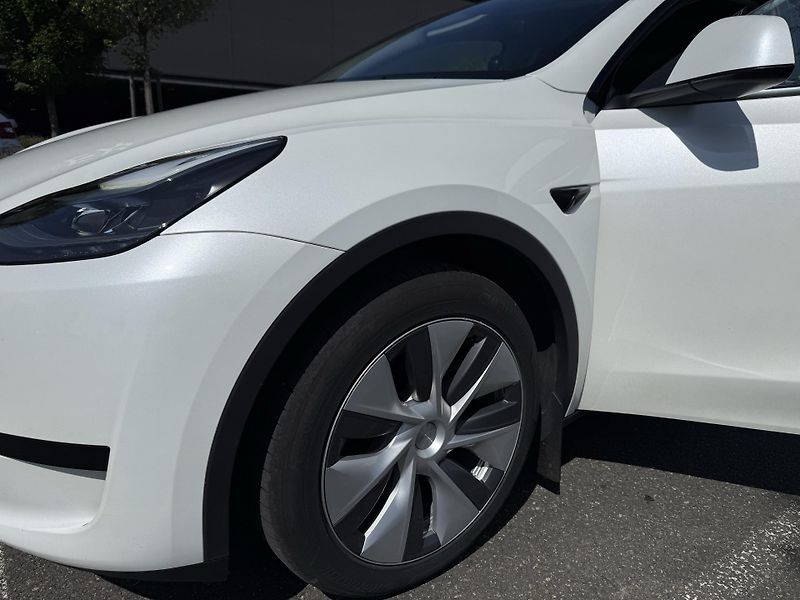 Tesla Model Y (2024) RWD | ČR | 1. maj. | ZÁRUKA - fotka 5 z 23