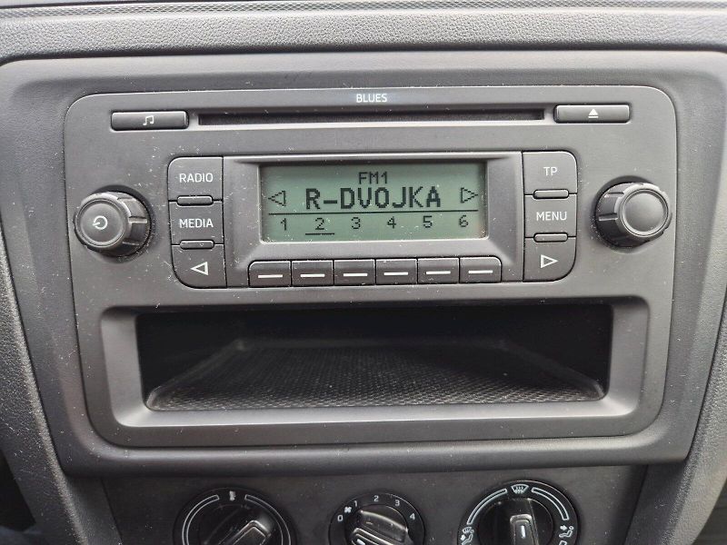 Škoda Rapid (2013) Ambition 1.6 TDI 77 kW 5°manuá - fotka 23 z 27