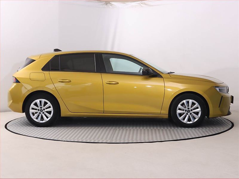 Opel Astra (2023) Edition 1.2 Turbo, Serv.kniha - fotka 6 z 22