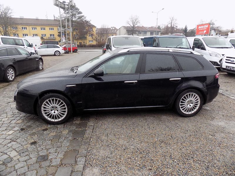 Alfa Romeo 159 3,2 JTS 191 KW  Q4 SPORTWAGON - fotka 16 z 40