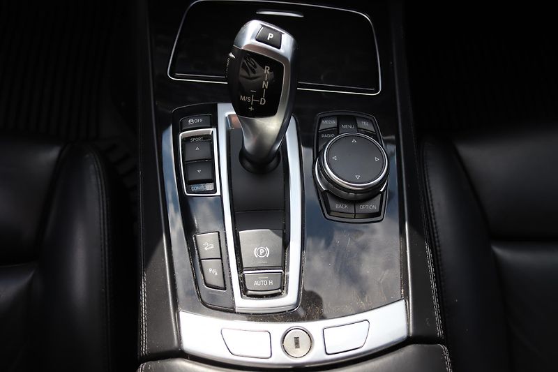 BMW Řada 7 730D XDRIVE F01 190kW - fotka 47 z 48