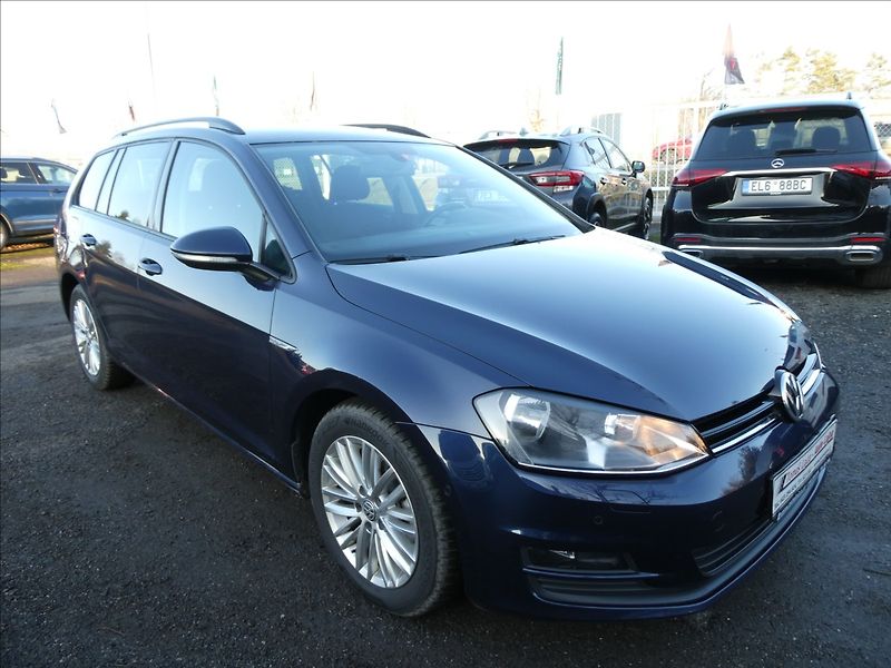 Volkswagen Golf 1,6 TDi 81kW,CUP,4x4,serviska - fotka 1 z 50